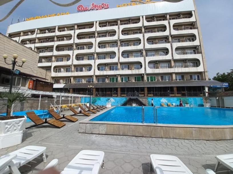 Hotel Osh-Nuru Eksteriør billede